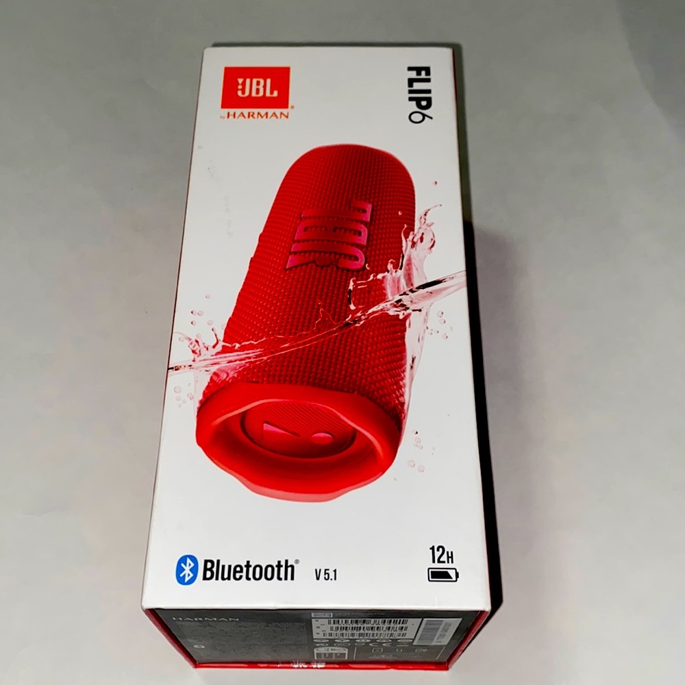 Selling JBL! Flip6 speaker. Brand-JBL!, Size-7in tall, 3in wide, Color- Red